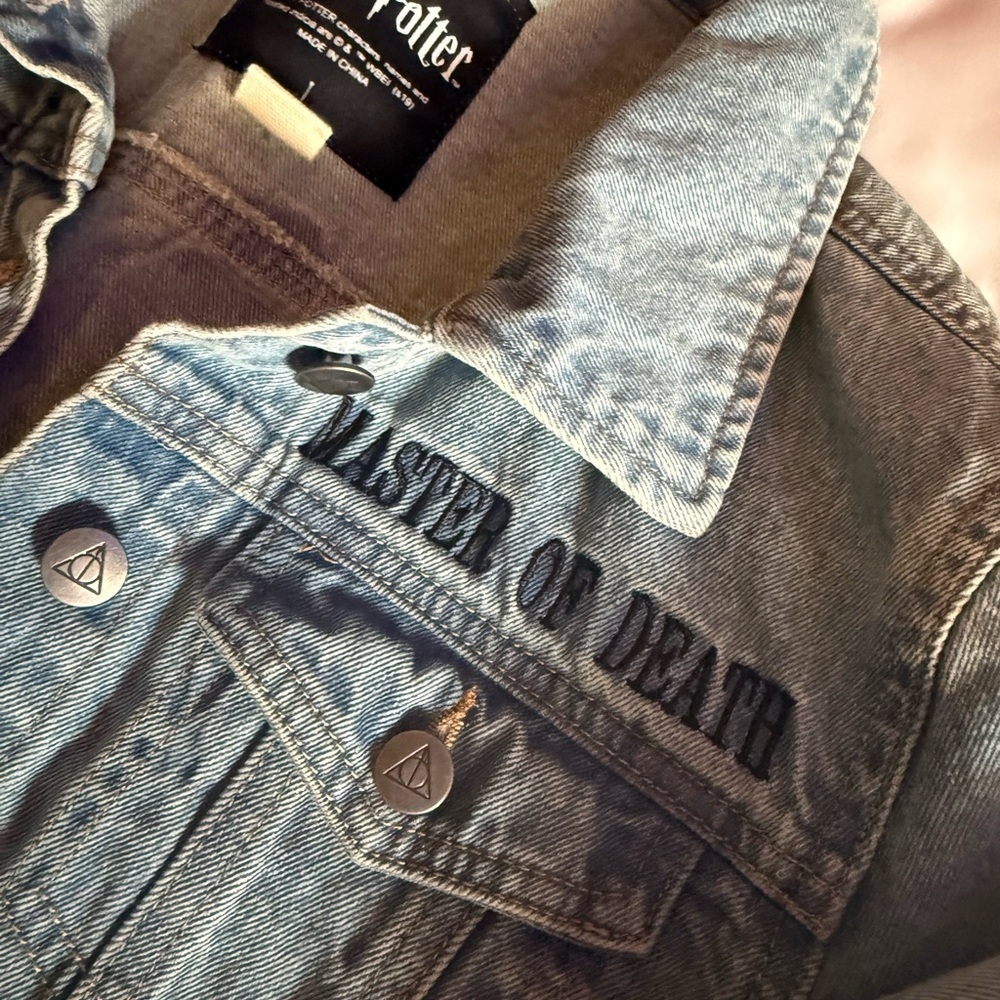 Warner Bros. Blue Denim Jacket with Harry Potter Design - Picture 3 of 5